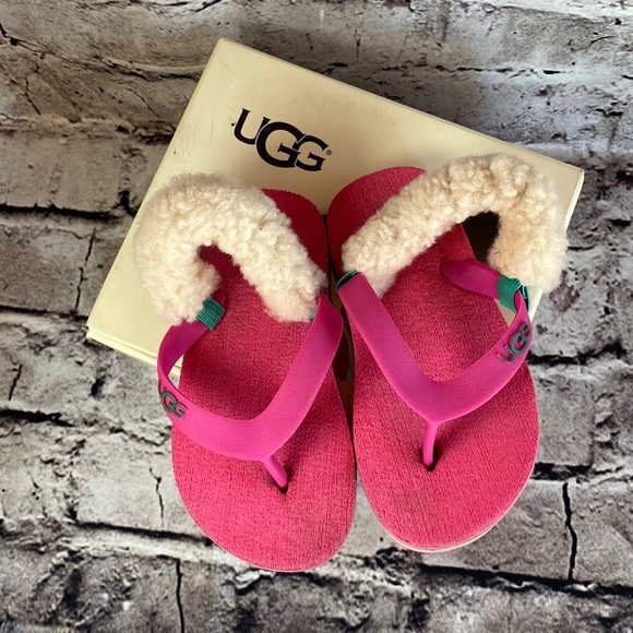 Baby girl UGG flip flop sandal - Picture 1 of 7